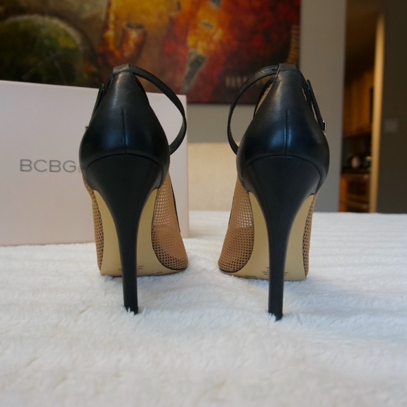 BCBGeneration Women’s Cynthia Pumps - Tan/Black - Picture 3 of 11